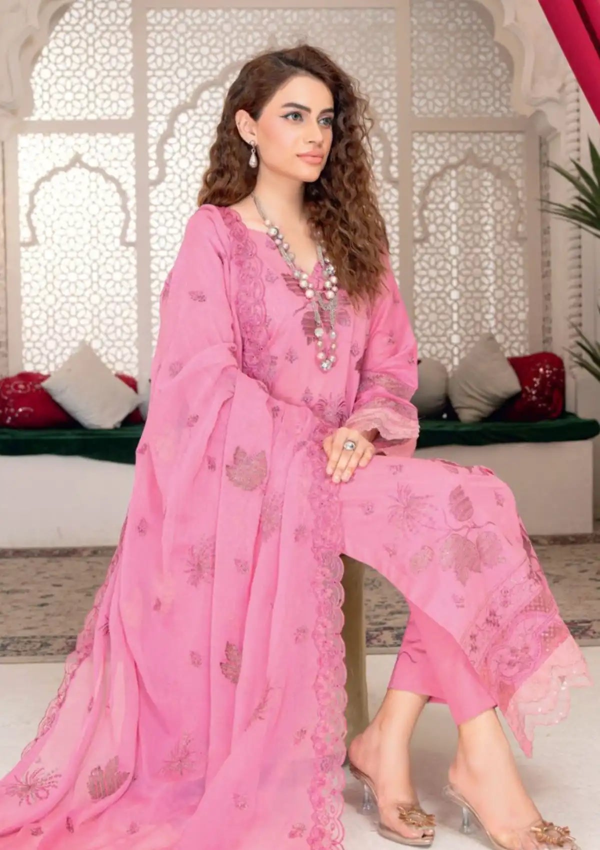 mohsin-saeed-fabrics-is-selling-online-and-in stores-Luxury-daily-wear-wedding-wear-formal-wear-in-budgeted-price-This-product-is-from-riaz-arts-dastak-luxury-lawn25-d-01-is-available-on-Mohsin-saeed-fabrics-website.