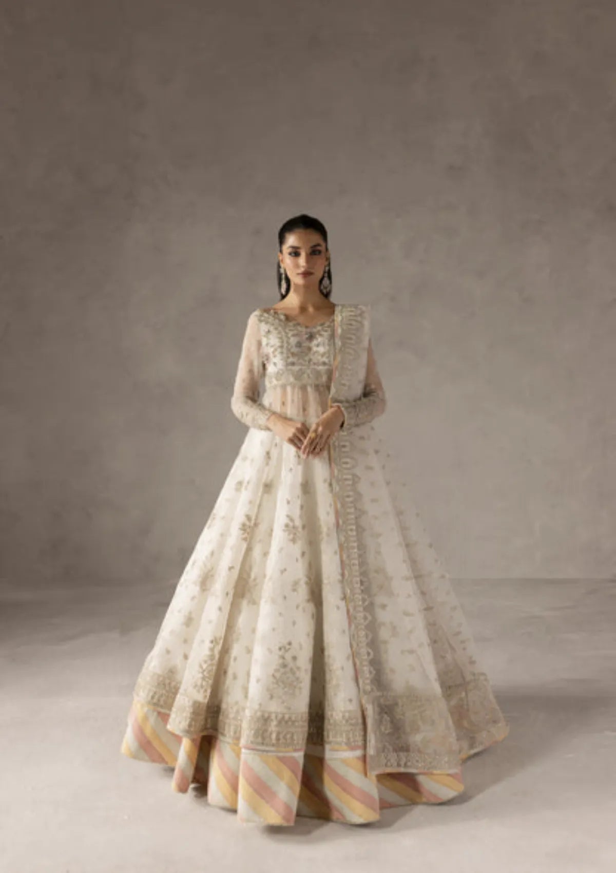mohsin-saeed-fabrics-designer-daily-wear-formal-and-wedding-suits-within-budget-This-product-is-from-imran-ramzan-elysee25-fleur-de-lueur-is-available-on-Mohsin-saeed-fabrics-website.