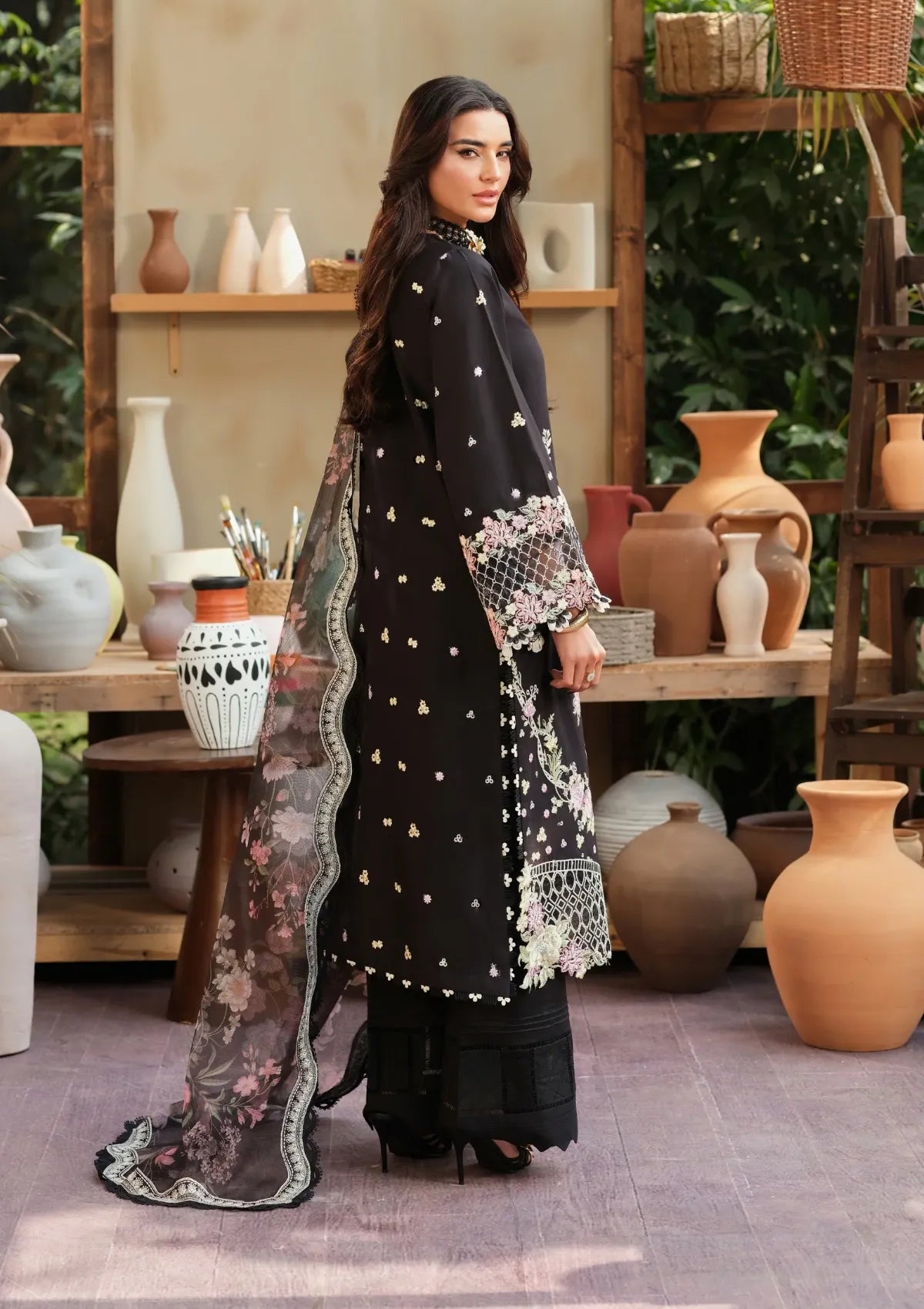 Maryam Hussain Luxury Lawn'26 D-01 Noir