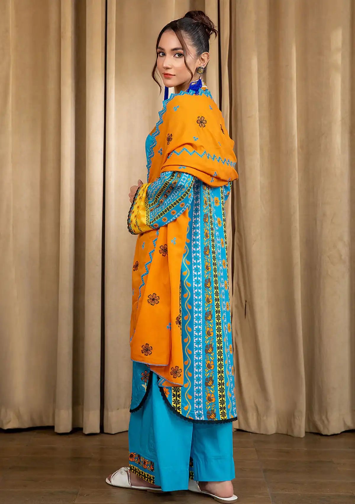 Safwa Bliss Emb Lawn'24 SBL-03 - Mohsin Saeed Fabrics
