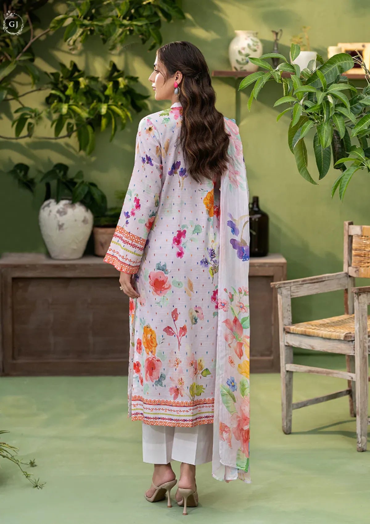 mohsin-saeed-fabrics-affordable-luxury-outfits-for-daily-formal-and-wedding-wear-This-product-is-from-hemayal-lawn25-d-10-is-available-on-Mohsin-saeed-fabrics-website.