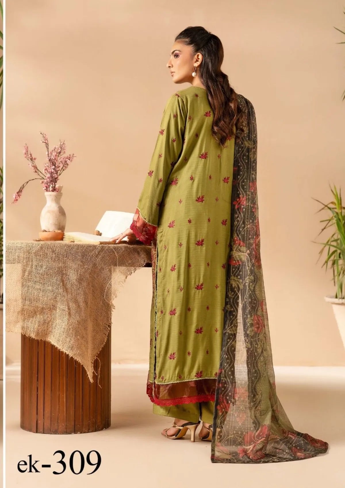 Khoobsurat Emb Slub Linen'25 EK-309