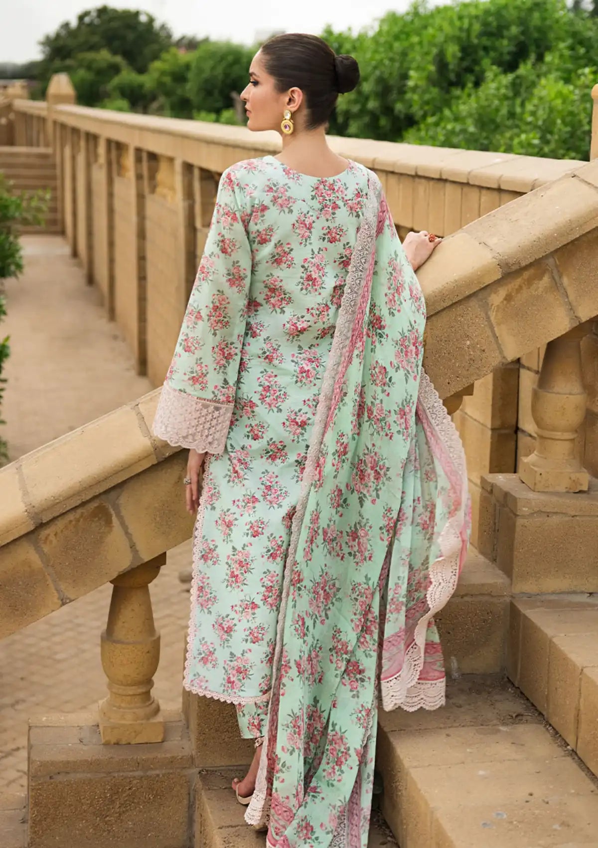 Zainab Chottani Luxury Lawn'23 ZC-06-A Aabro - Mohsin Saeed Fabrics