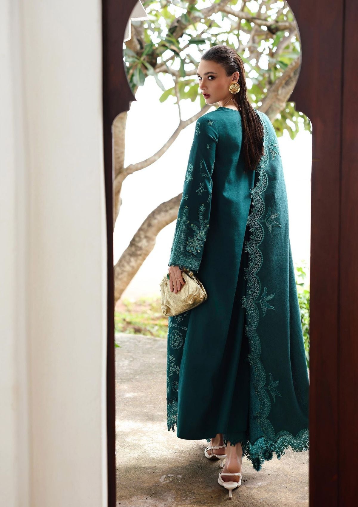 mohsin-saeed-fabrics-luxury-fashion-collection-daily-wear-wedding-and-formal-in-budget-This-product-is-from-qalamkar-qline-linen25-kl-10-meadow-is-available-on-Mohsin-saeed-fabrics-website.