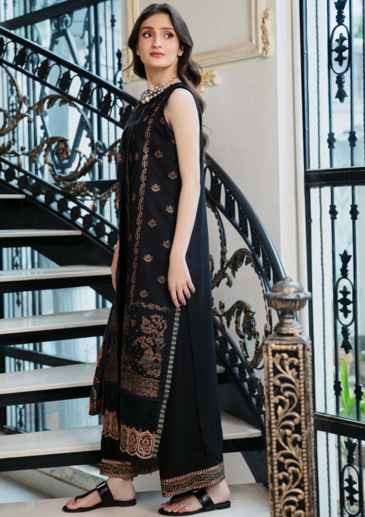 mohsin-saeed-fabrics-luxury-fashion-collection-daily-wear-wedding-and-formal-in-budget-This-product-is-from-humdum-serene25-d-03-is-available-on-Mohsin-saeed-fabrics-website.