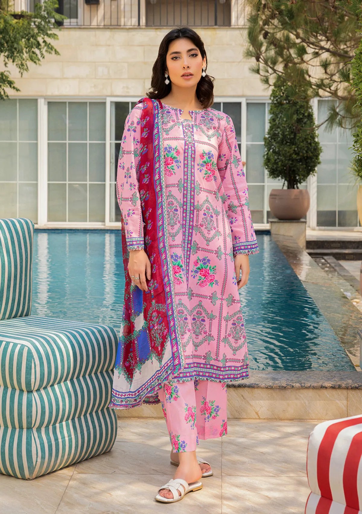 mohsin-saeed-fabrics-luxury-fashion-collection-daily-wear-wedding-and-formal-in-budget-This-product-is-from-naqsh-cocktail-luxury-prints-lawn25-d-0101-pink-daisy-is-available-on-Mohsin-saeed-fabrics-website.