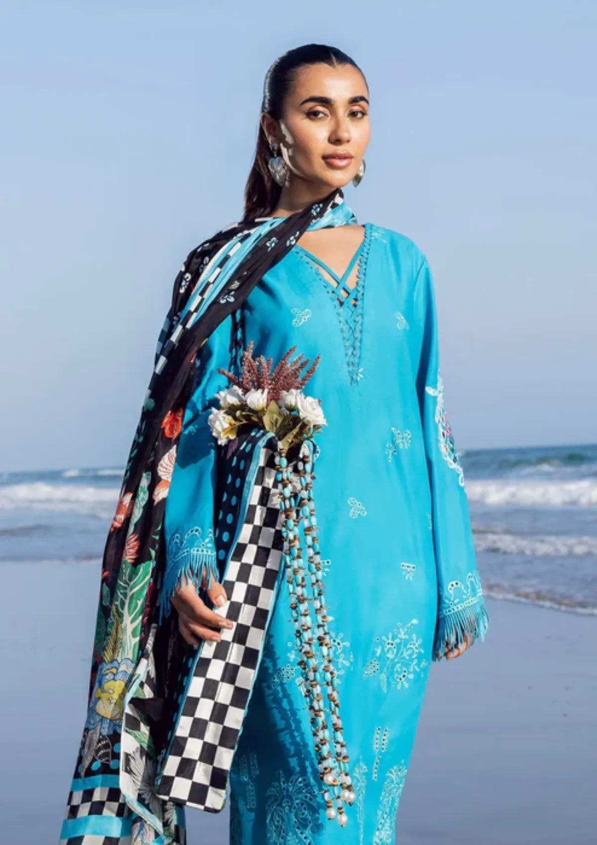 mohsin-saeed-fabrics-is-selling-online-and-in stores-Luxury-daily-wear-wedding-wear-formal-wear-in-budgeted-price-This-product-is-from-siraa-by-sfk-everyday-lawn25-d-09-is-available-on-Mohsin-saeed-fabrics-website.
