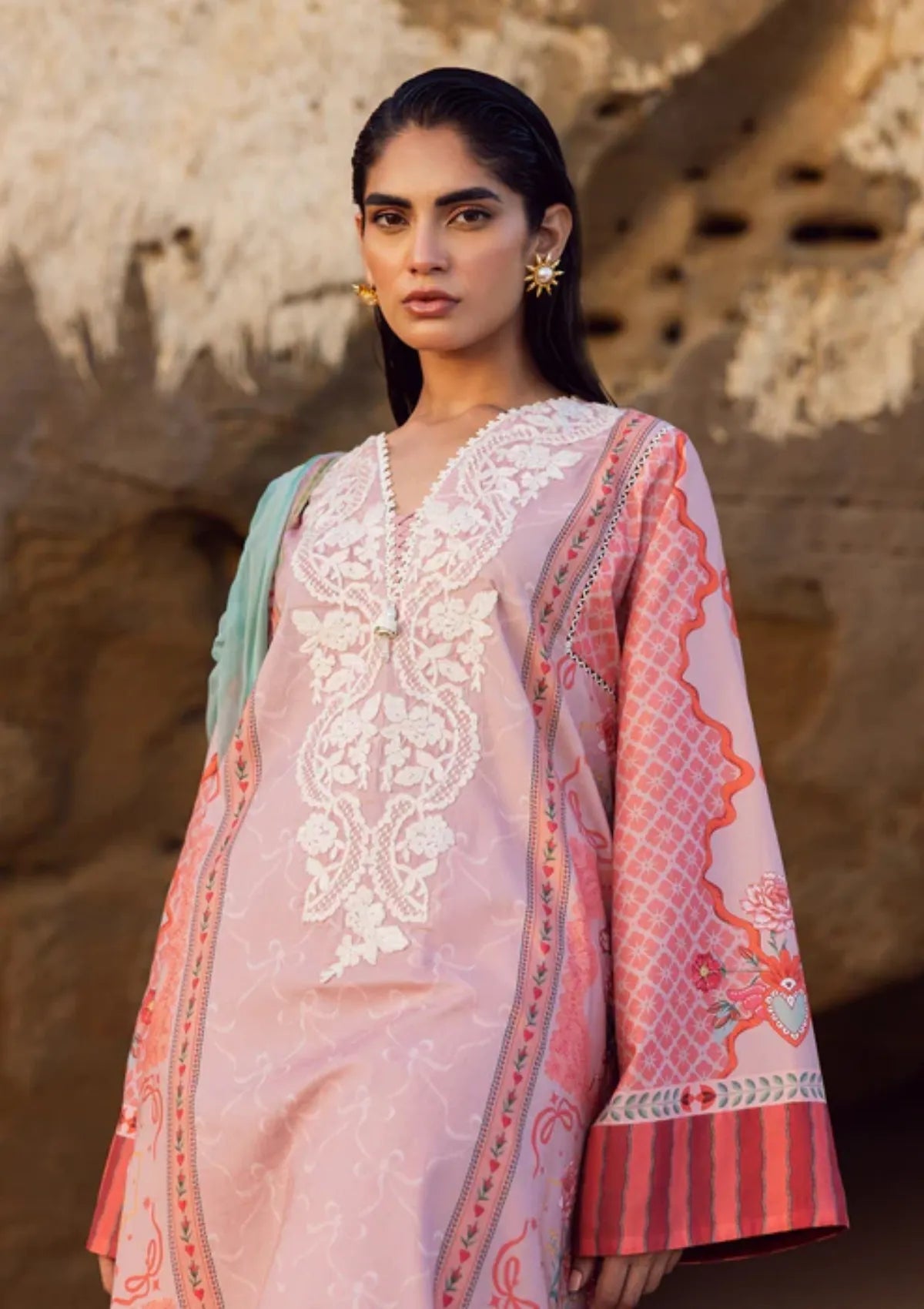 mohsin-saeed-fabrics-is-selling-online-and-in stores-Luxury-daily-wear-wedding-wear-formal-wear-in-budgeted-price-This-product-is-from-siraa-by-sfk-everyday-lawn25-d-10-is-available-on-Mohsin-saeed-fabrics-website.