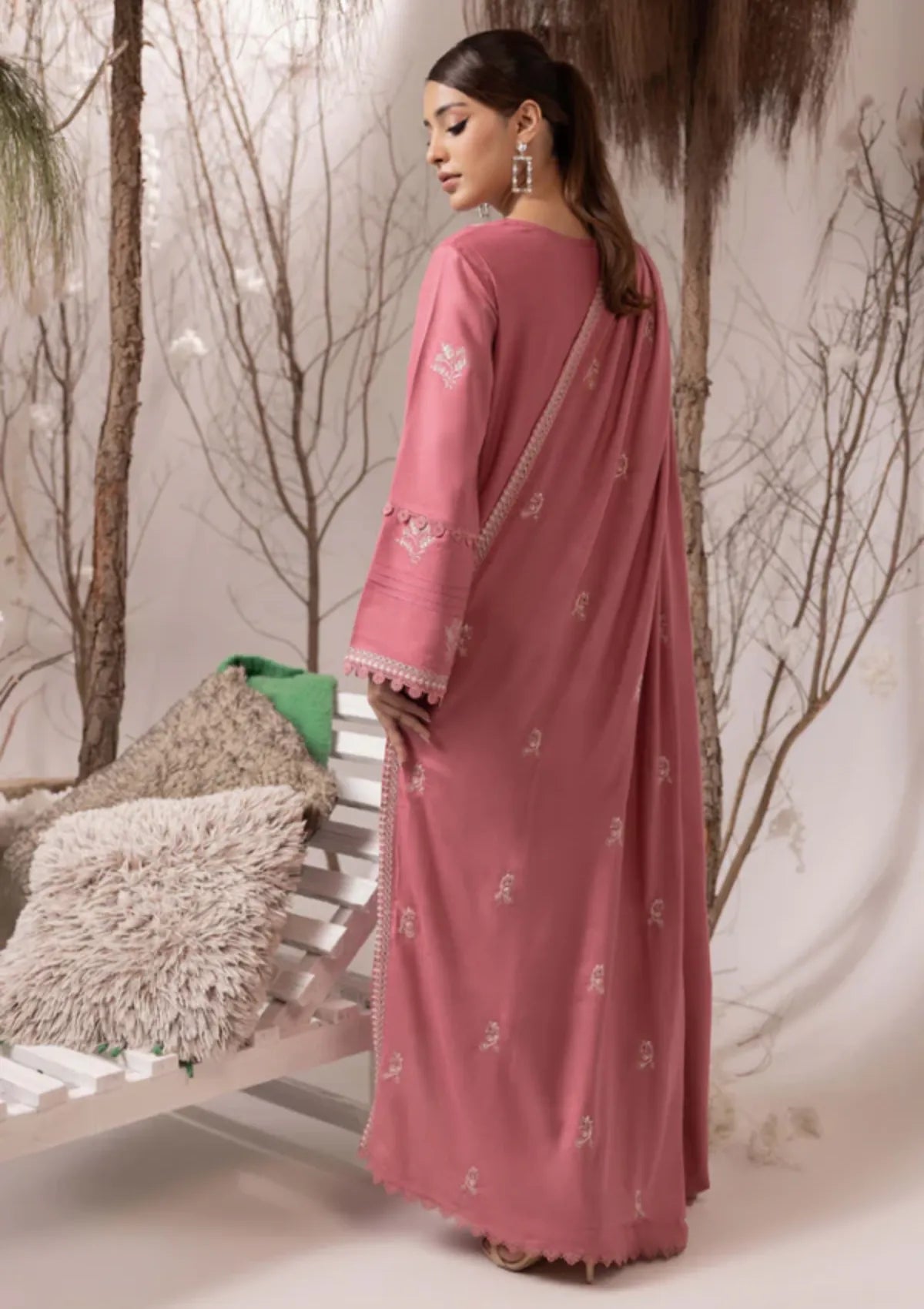 mohsin-saeed-fabrics-designer-daily-wear-formal-and-wedding-suits-within-budget-This-product-is-from-humdum-irina-peach-wool25-d-04-is-available-on-Mohsin-saeed-fabrics-website.