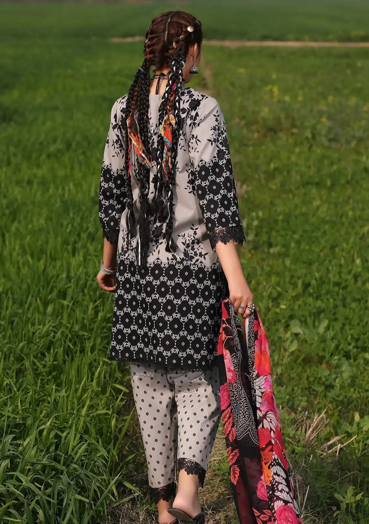 Charizma Signature Prints Lawn'24 SP4-05 - Mohsin Saeed Fabrics