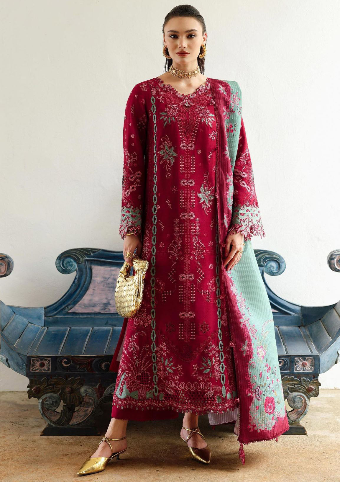 mohsin-saeed-fabrics-luxury-fashion-collection-daily-wear-wedding-and-formal-in-budget-This-product-is-from-qalamkar-qline-linen25-kl-12-roohi-is-available-on-Mohsin-saeed-fabrics-website.