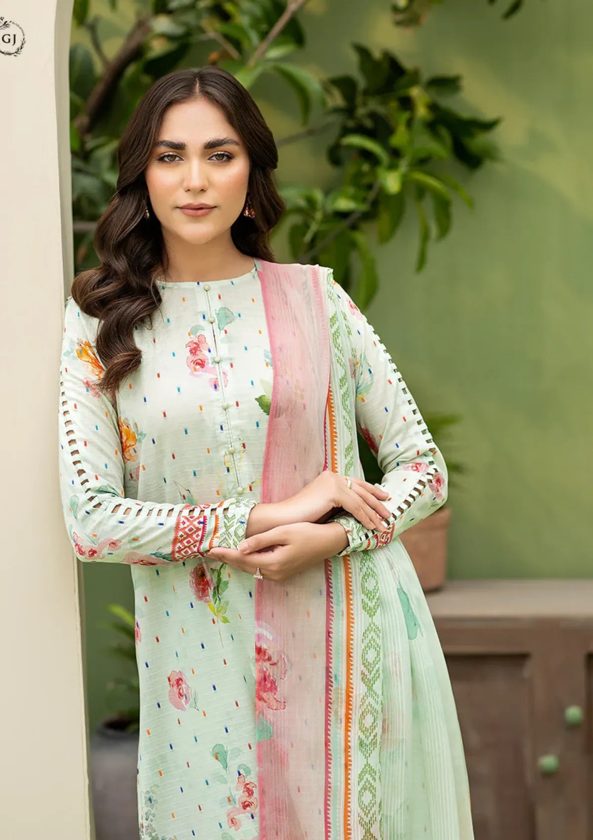 mohsin-saeed-fabrics-affordable-luxury-outfits-for-daily-formal-and-wedding-wear-This-product-is-from-hemayal-lawn25-d-07-is-available-on-Mohsin-saeed-fabrics-website.