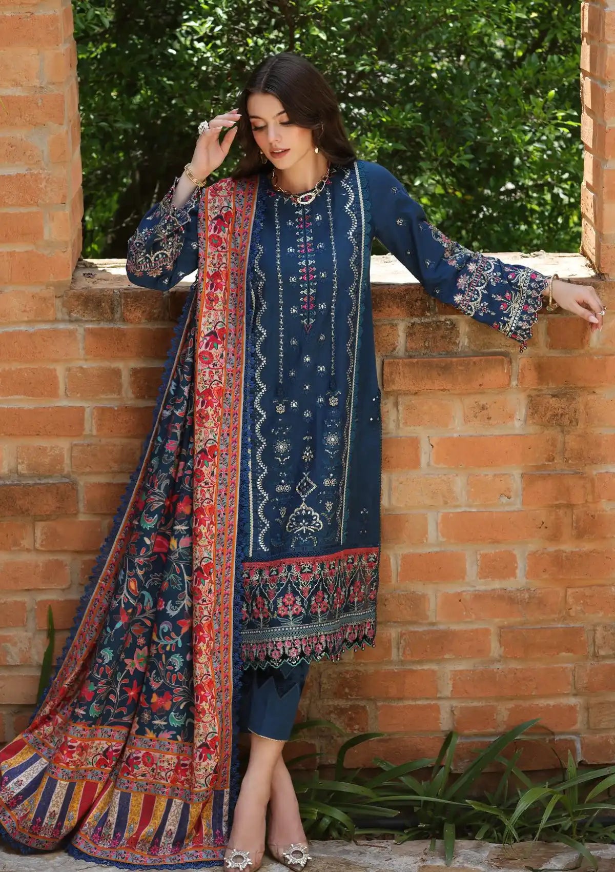 Noor By Saadia Asad Winter Shawl'23 NWS-05 - Mohsin Saeed Fabrics