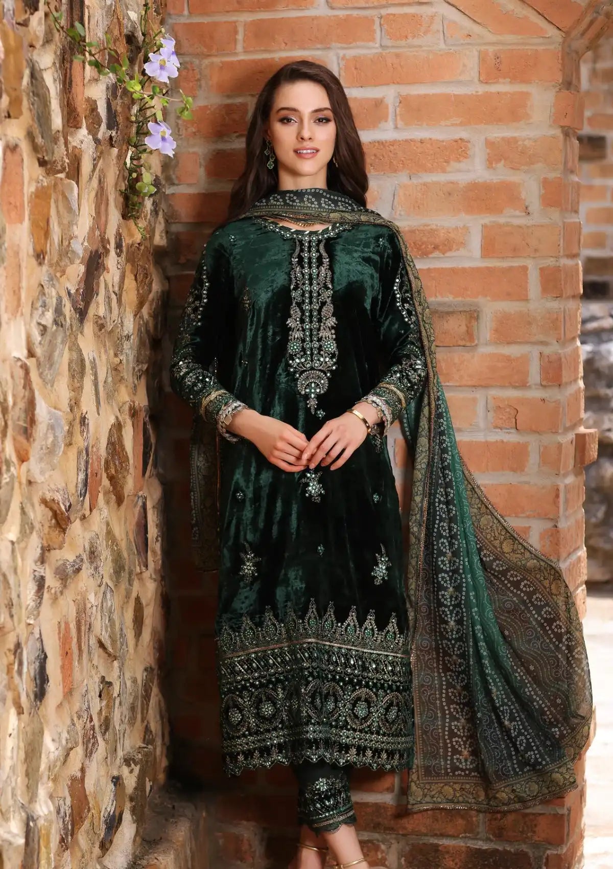 Noor By Saadia Asad Winter Shawl'23 NWS-06 - Mohsin Saeed Fabrics