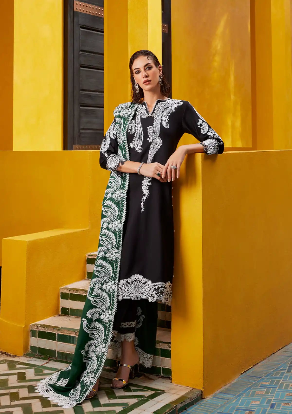 Mushq Winter Sateen Shawl'23 MNW-06 - Mohsin Saeed Fabrics