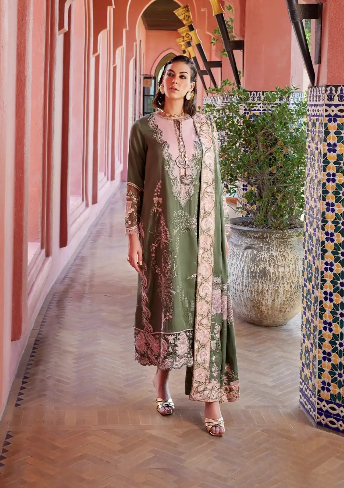 Mushq Winter Sateen Shawl'23 MNW-08 - Mohsin Saeed Fabrics