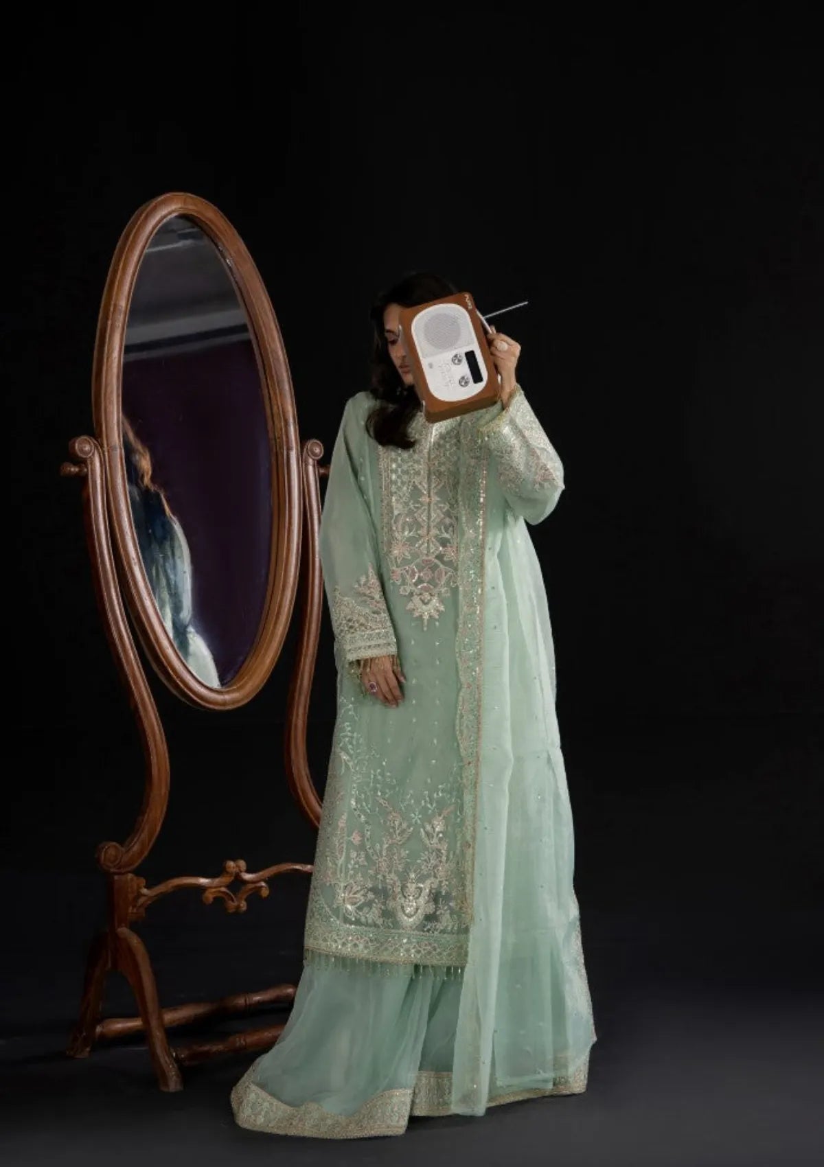 Zariya Ferozeh'25 ZR-100