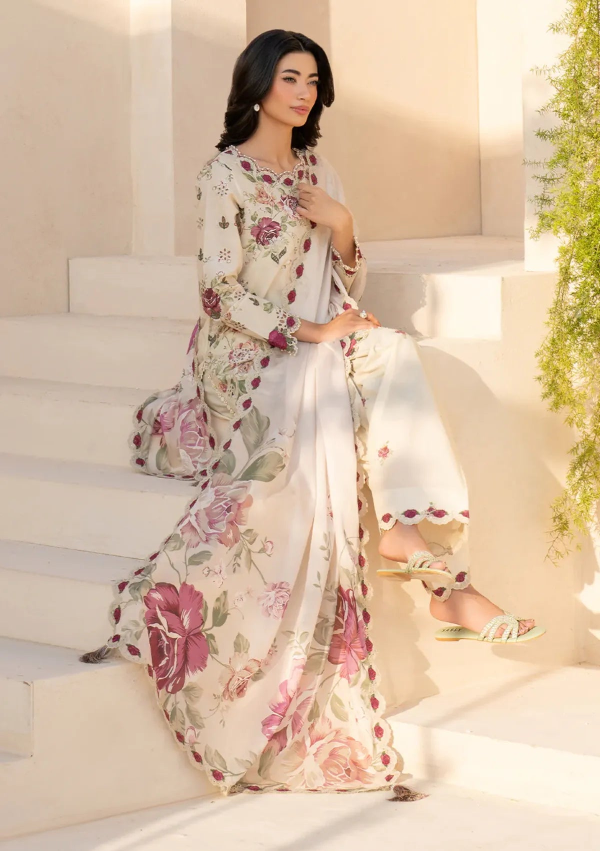 mohsin-saeed-fabrics-affordable-luxury-outfits-for-daily-formal-and-wedding-wear-This-product-is-from-iznik-festive-eid-lawn25-efl-05-is-available-on-Mohsin-saeed-fabrics-website.