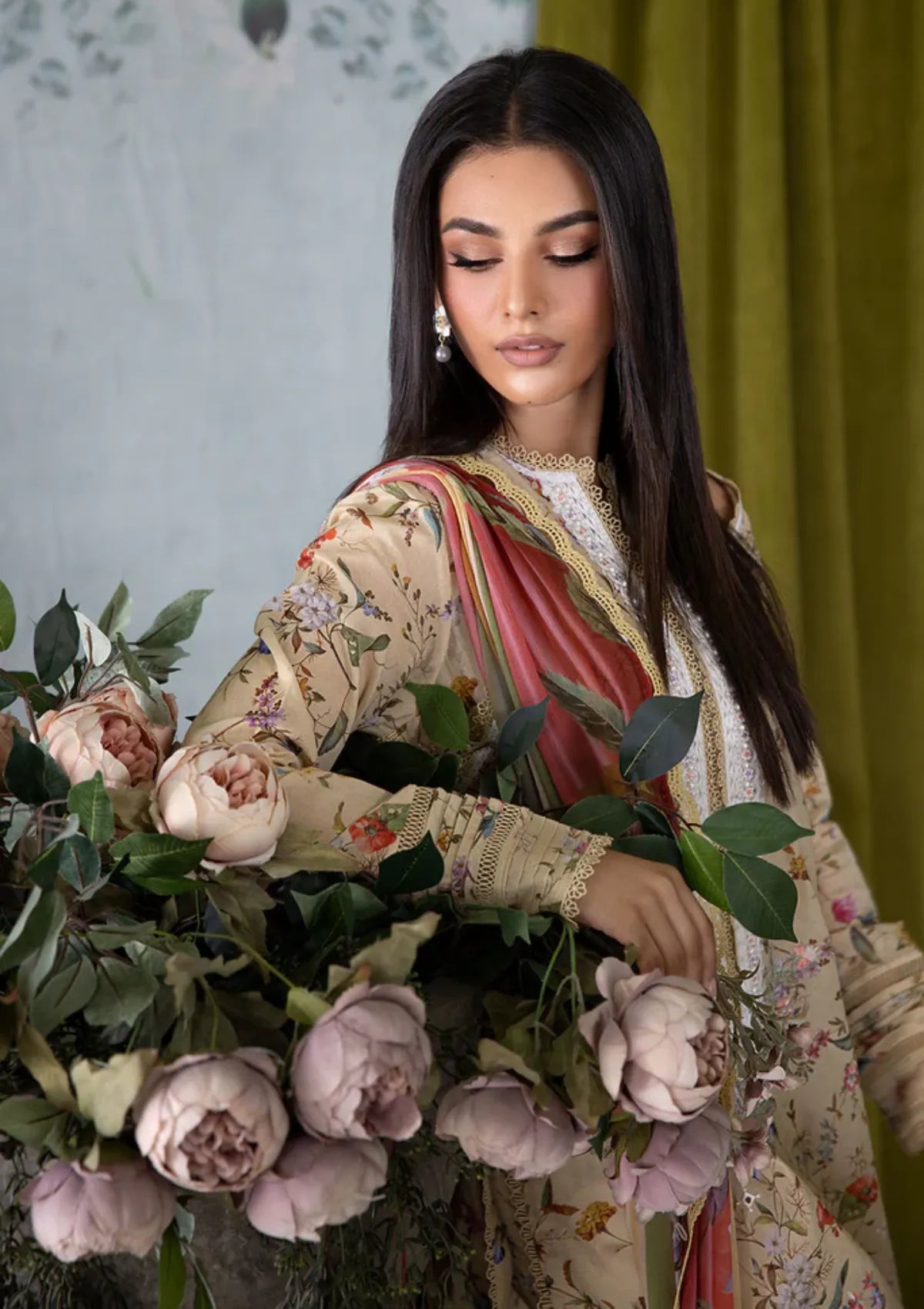mohsin-saeed-fabrics-is-selling-online-and-in stores-Luxury-daily-wear-wedding-wear-formal-wear-in-budgeted-price-This-product-is-from-sobia-nazir-vital-vol-2-lawn25-d-3a-is-available-on-Mohsin-saeed-fabrics-website.