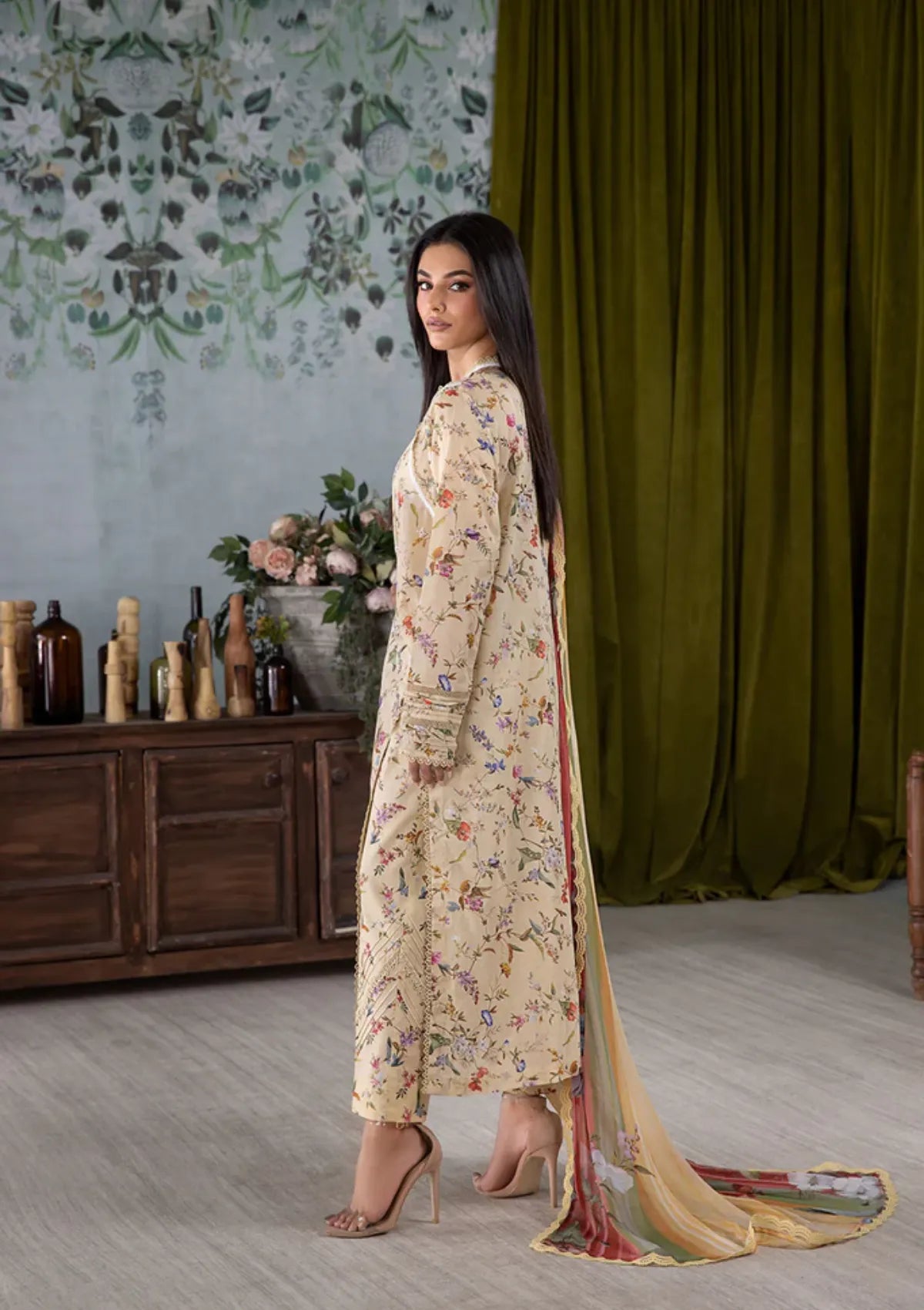 mohsin-saeed-fabrics-is-selling-online-and-in stores-Luxury-daily-wear-wedding-wear-formal-wear-in-budgeted-price-This-product-is-from-sobia-nazir-vital-vol-2-lawn25-d-3a-is-available-on-Mohsin-saeed-fabrics-website.