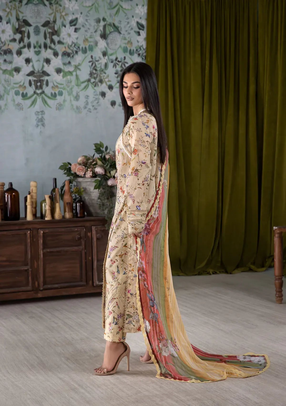 mohsin-saeed-fabrics-is-selling-online-and-in stores-Luxury-daily-wear-wedding-wear-formal-wear-in-budgeted-price-This-product-is-from-sobia-nazir-vital-vol-2-lawn25-d-3a-is-available-on-Mohsin-saeed-fabrics-website.
