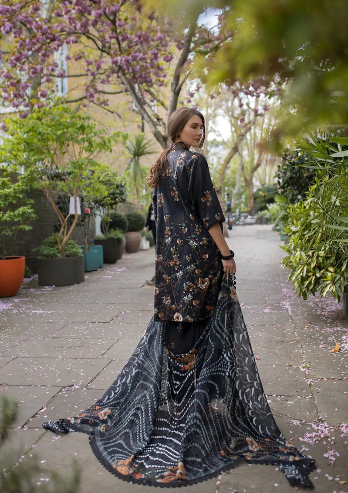 mohsin-saeed-fabrics-luxury-fashion-collection-daily-wear-wedding-and-formal-in-budget-This-product-is-from-sobia-nazir-sn-basics-printed-lawn25-d-03b-is-available-on-Mohsin-saeed-fabrics-website.