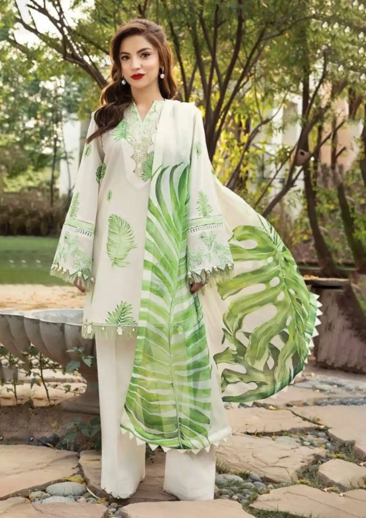 mohsin-saeed-fabrics-designer-daily-wear-formal-and-wedding-suits-within-budget-This-product-is-from-maria-b-m-basic-eid-lawn25-d-6b-is-available-on-Mohsin-saeed-fabrics-website.