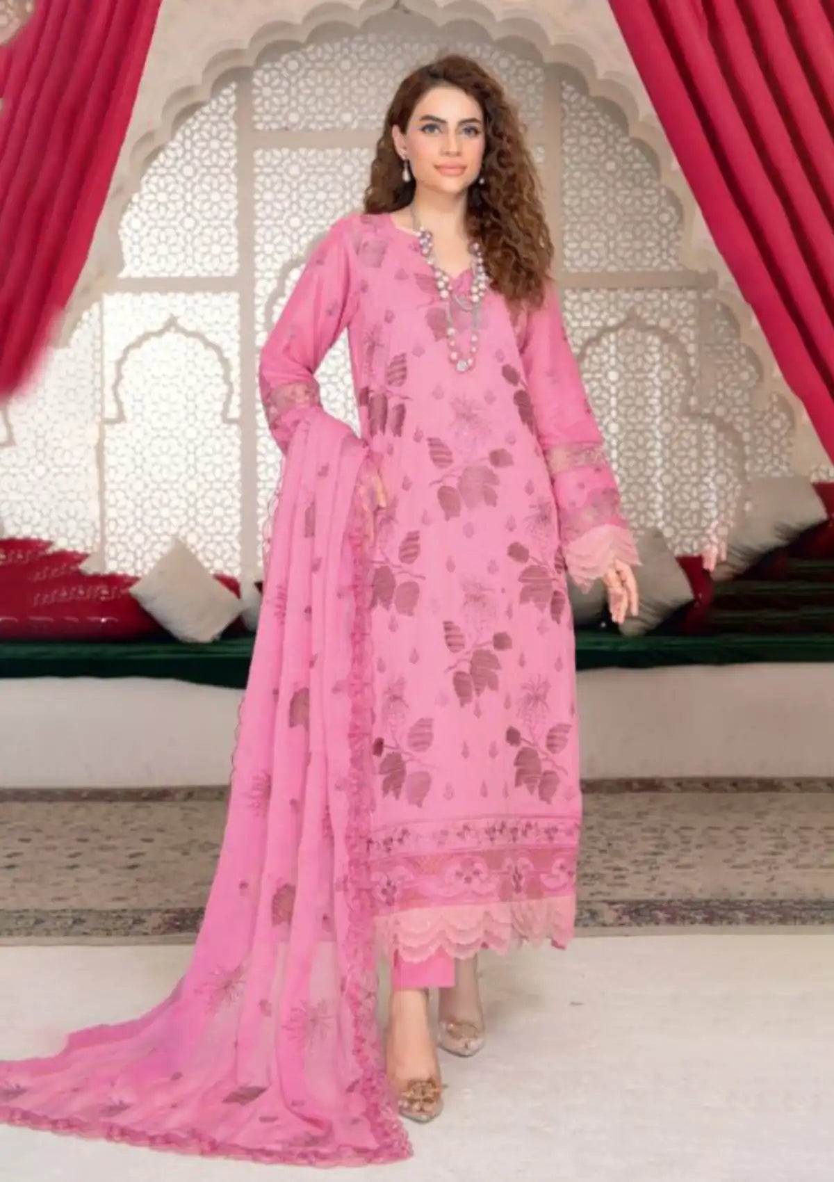 mohsin-saeed-fabrics-is-selling-online-and-in stores-Luxury-daily-wear-wedding-wear-formal-wear-in-budgeted-price-This-product-is-from-riaz-arts-dastak-luxury-lawn25-d-01-is-available-on-Mohsin-saeed-fabrics-website.