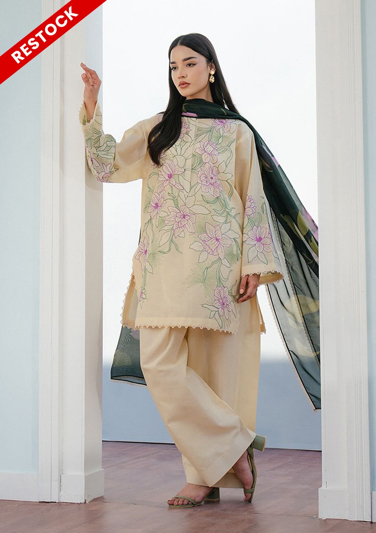 mohsin-saeed-fabrics-luxury-fashion-collection-daily-wear-wedding-and-formal-in-budget-This-product-is-from-coco-by-zara-shahjahan-lawn-25-1b-bloom-is-available-on-Mohsin-saeed-fabrics-website.