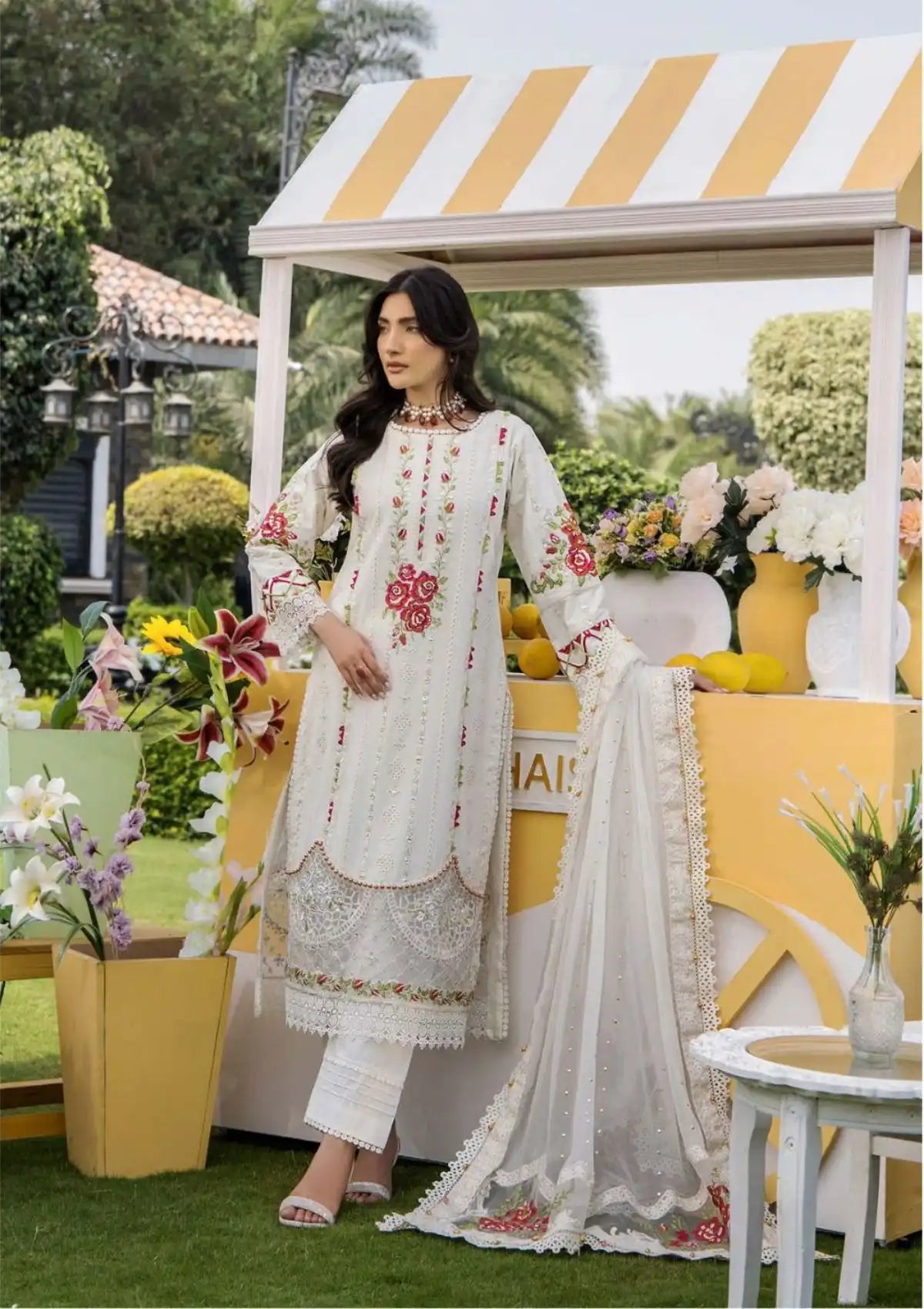 mohsin-saeed-fabrics-is-selling-online-and-in stores-Luxury-daily-wear-wedding-wear-formal-wear-in-budgeted-price-This-product-is-from-eshaisha-luxury-lawn25-ea-ll-5540-is-available-on-Mohsin-saeed-fabrics-website.