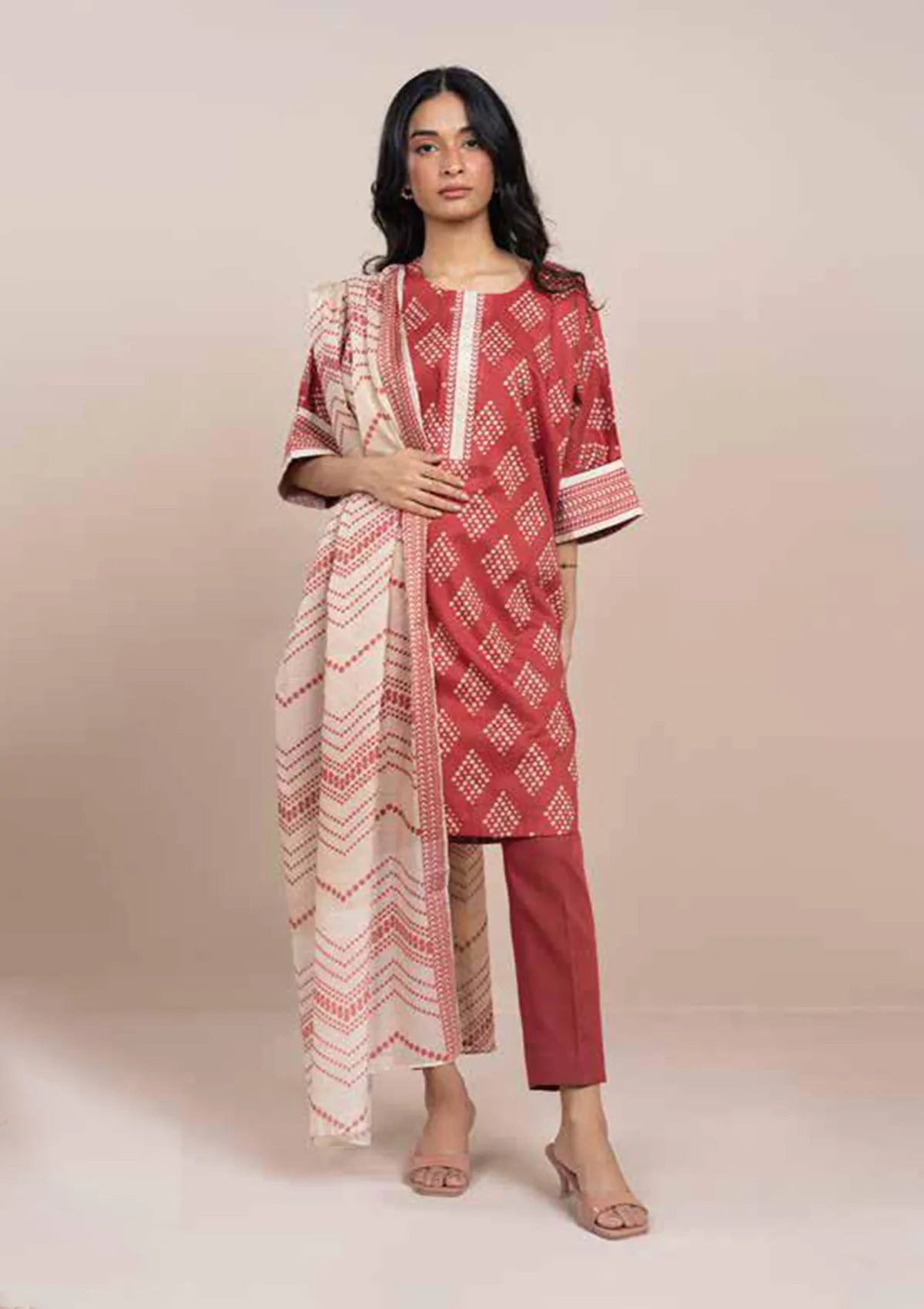 mohsin-saeed-fabrics-is-selling-online-and-in stores-Luxury-daily-wear-wedding-wear-formal-wear-in-budgeted-price-This-product-is-from-alkaram-printed-lawn25-msb25-25-rust-is-available-on-Mohsin-saeed-fabrics-website.