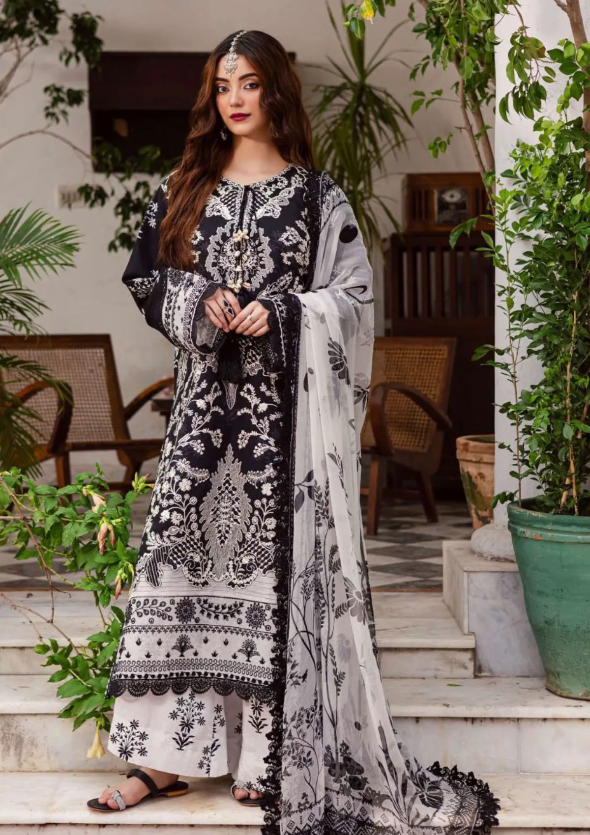 mohsin-saeed-fabrics-is-selling-online-and-in stores-Luxury-daily-wear-wedding-wear-formal-wear-in-budgeted-price-This-product-is-from-mahnur-gulzar-winter25-g-04-is-available-on-Mohsin-saeed-fabrics-website.