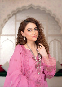 mohsin-saeed-fabrics-is-selling-online-and-in stores-Luxury-daily-wear-wedding-wear-formal-wear-in-budgeted-price-This-product-is-from-riaz-arts-dastak-luxury-lawn25-d-01-is-available-on-Mohsin-saeed-fabrics-website.