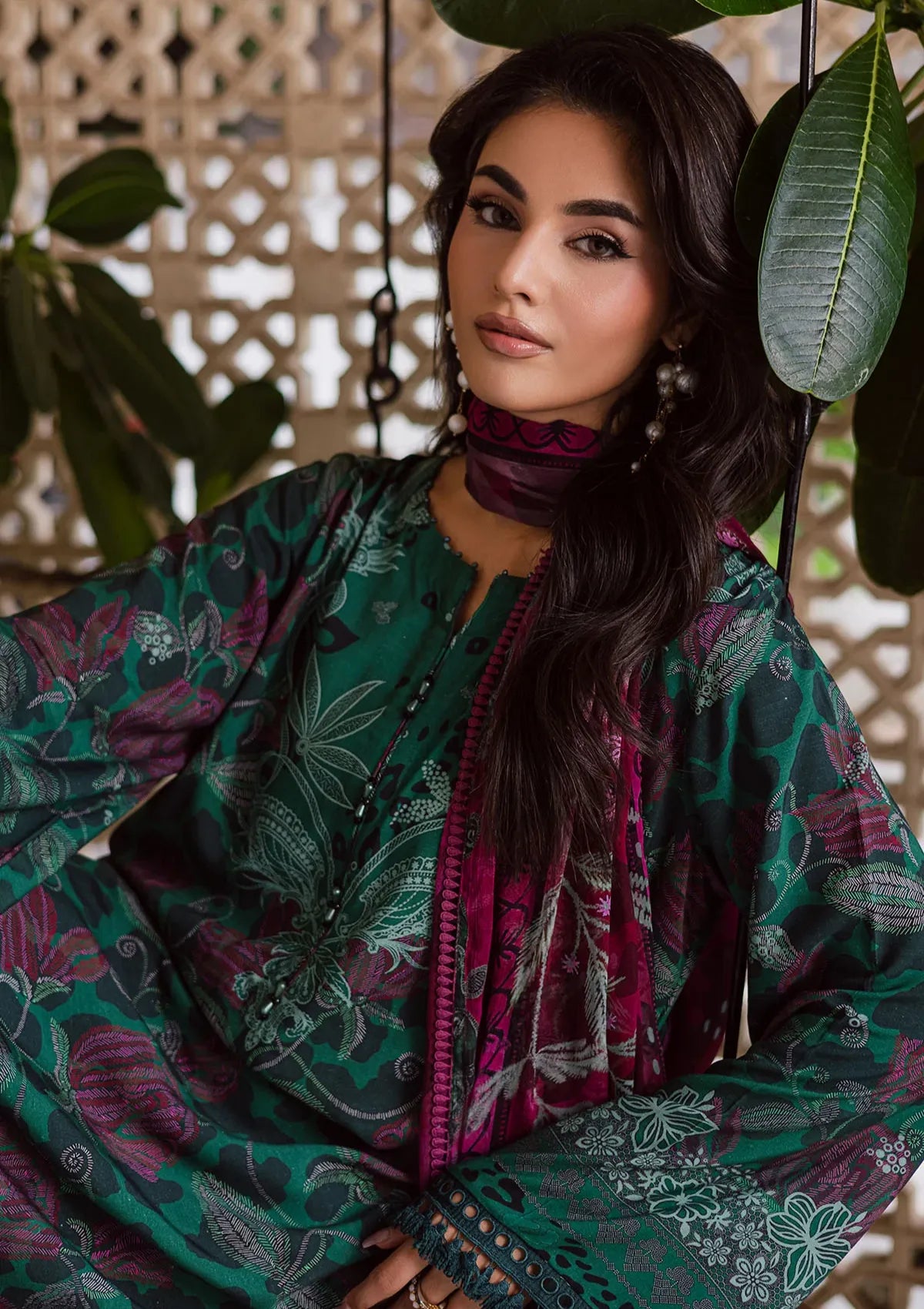 mohsin-saeed-fabrics-is-selling-online-and-in stores-Luxury-daily-wear-wedding-wear-formal-wear-in-budgeted-price-This-product-is-from-nureh-signature-prints-linen25-sp-163-is-available-on-Mohsin-saeed-fabrics-website.