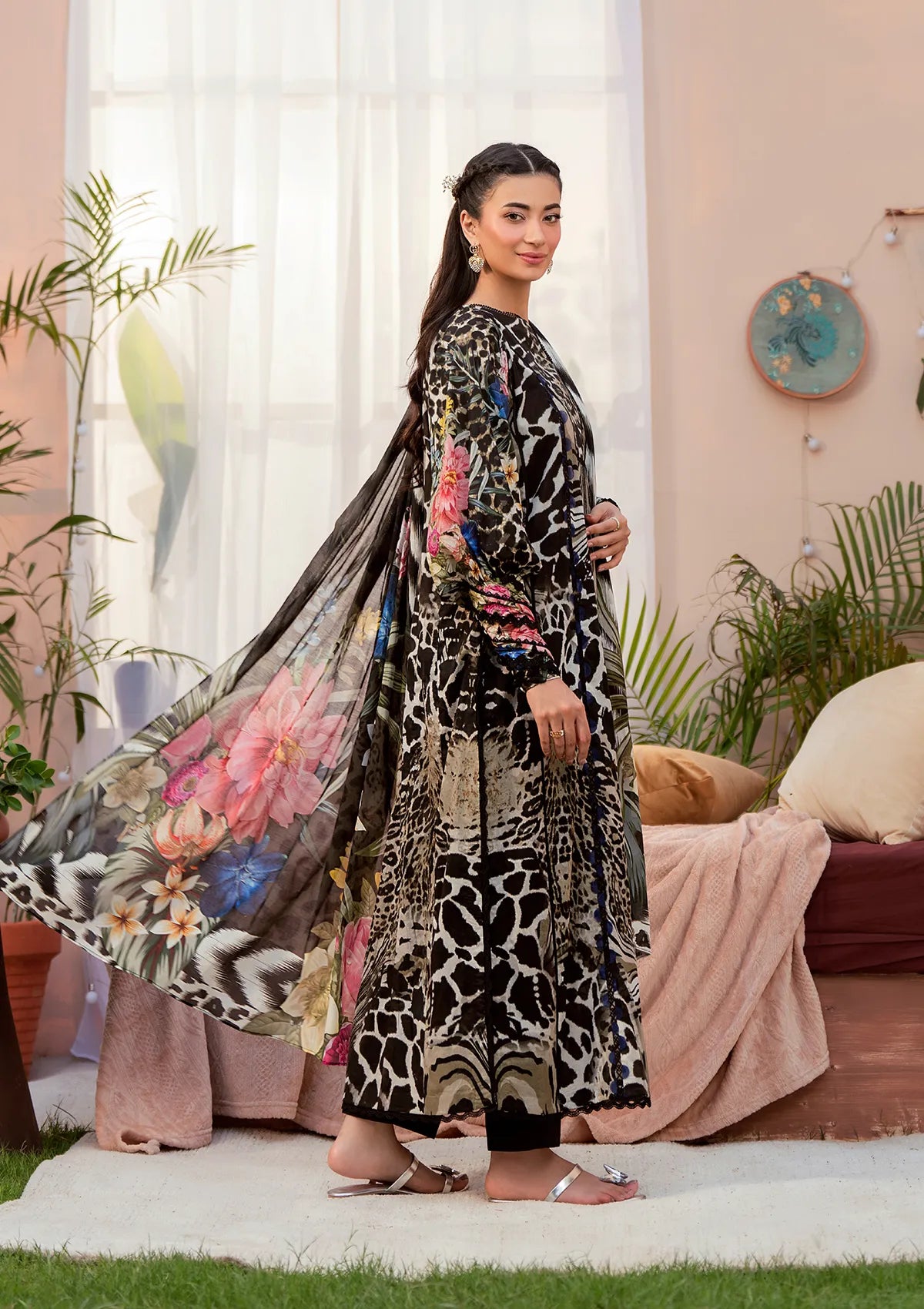 mohsin-saeed-fabrics-designer-daily-wear-formal-and-wedding-suits-within-budget-This-product-is-from-elaf-prints-lawn25-vol-2-eps-4b-noir-essence-is-available-on-Mohsin-saeed-fabrics-website.