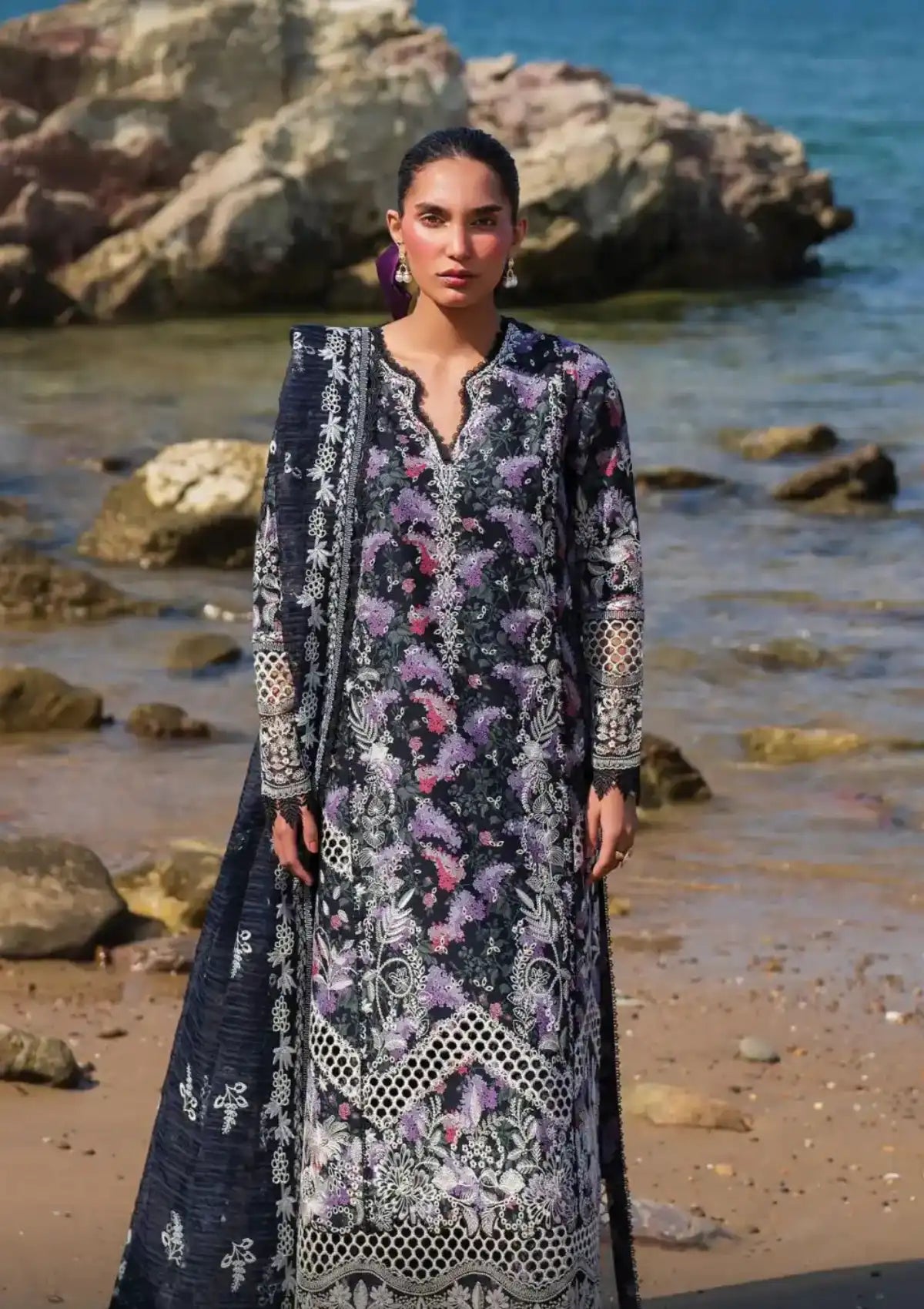 mohsin-saeed-fabrics-is-selling-online-and-in stores-Luxury-daily-wear-wedding-wear-formal-wear-in-budgeted-price-This-product-is-from-afrozeh-endless-summer-lawn25-al-25-v6-01-is-available-on-Mohsin-saeed-fabrics-website.