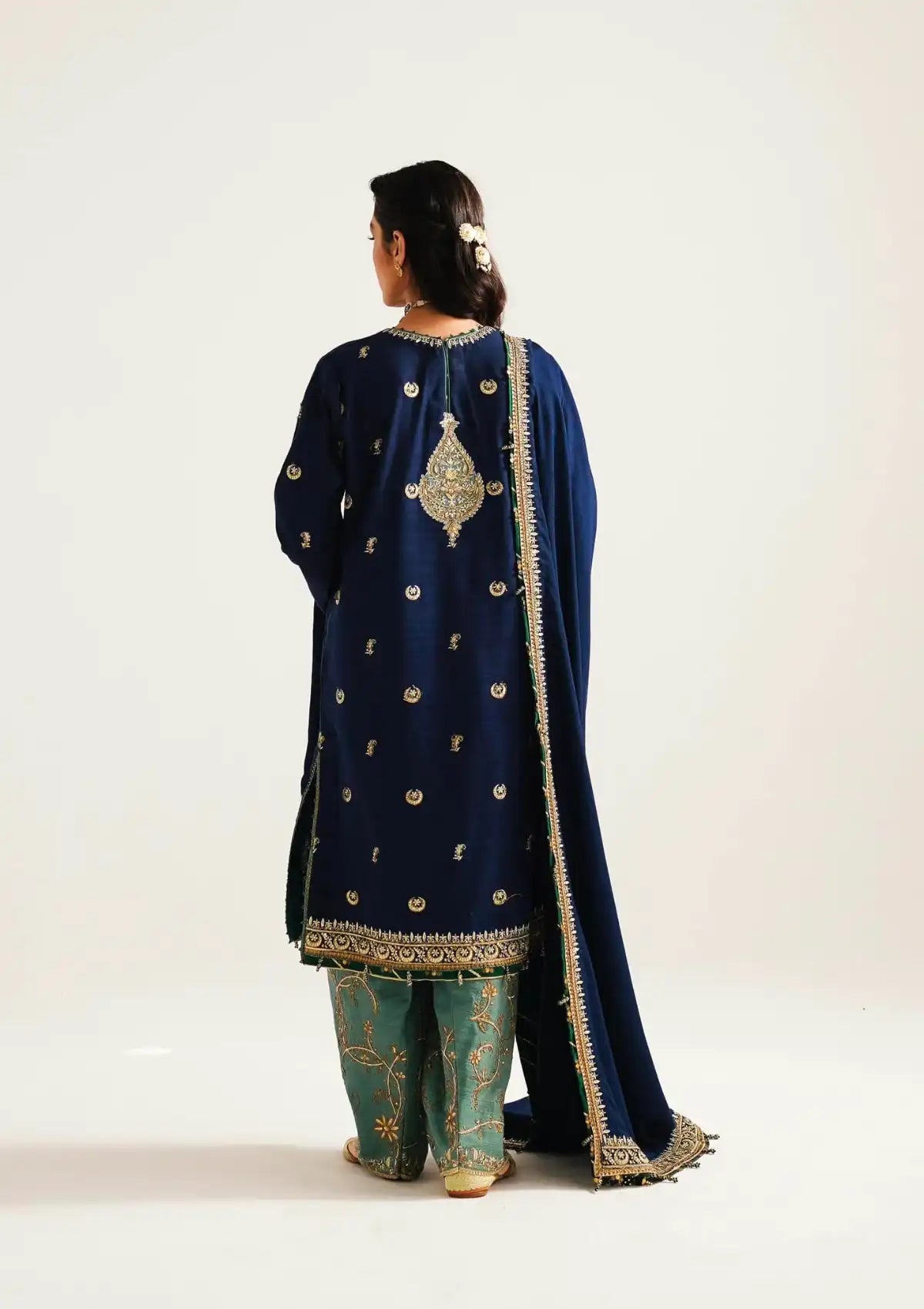 Zara Shahjahan Winter Shawl'23 D-01 - Mohsin Saeed Fabrics