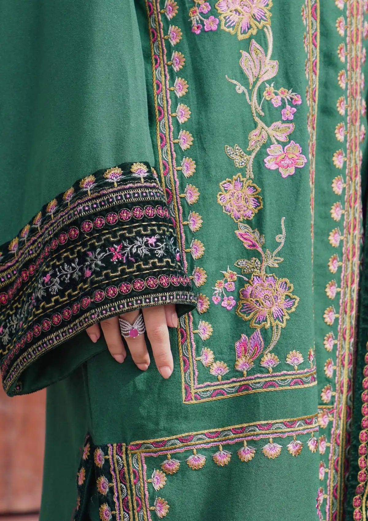 Saira Rizwan Luxury Winter'23 SR-01 ISMAT - Mohsin Saeed Fabrics