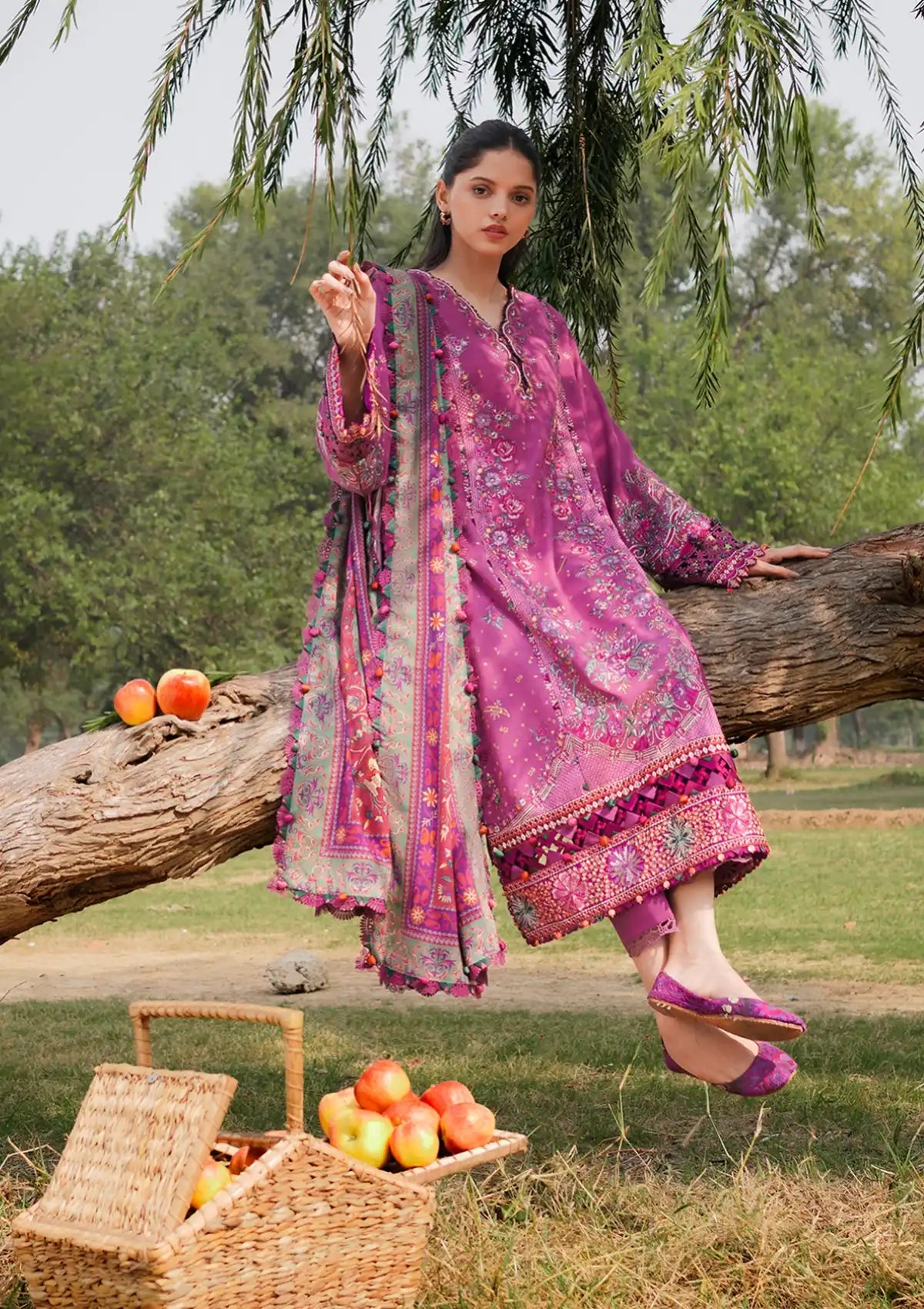 Zaha Winter'23 Vol-02 ZW-08 NEGIN - Mohsin Saeed Fabrics