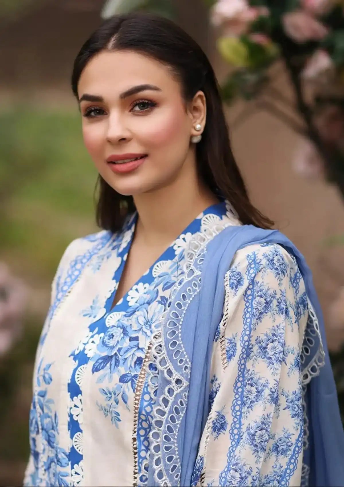 Manara Vintage Flora Lawn'24 SS-04 PORCELAIN - Mohsin Saeed Fabrics