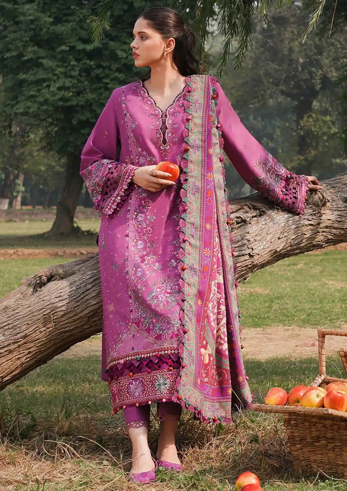 Zaha Winter'23 Vol-02 ZW-08 NEGIN - Mohsin Saeed Fabrics