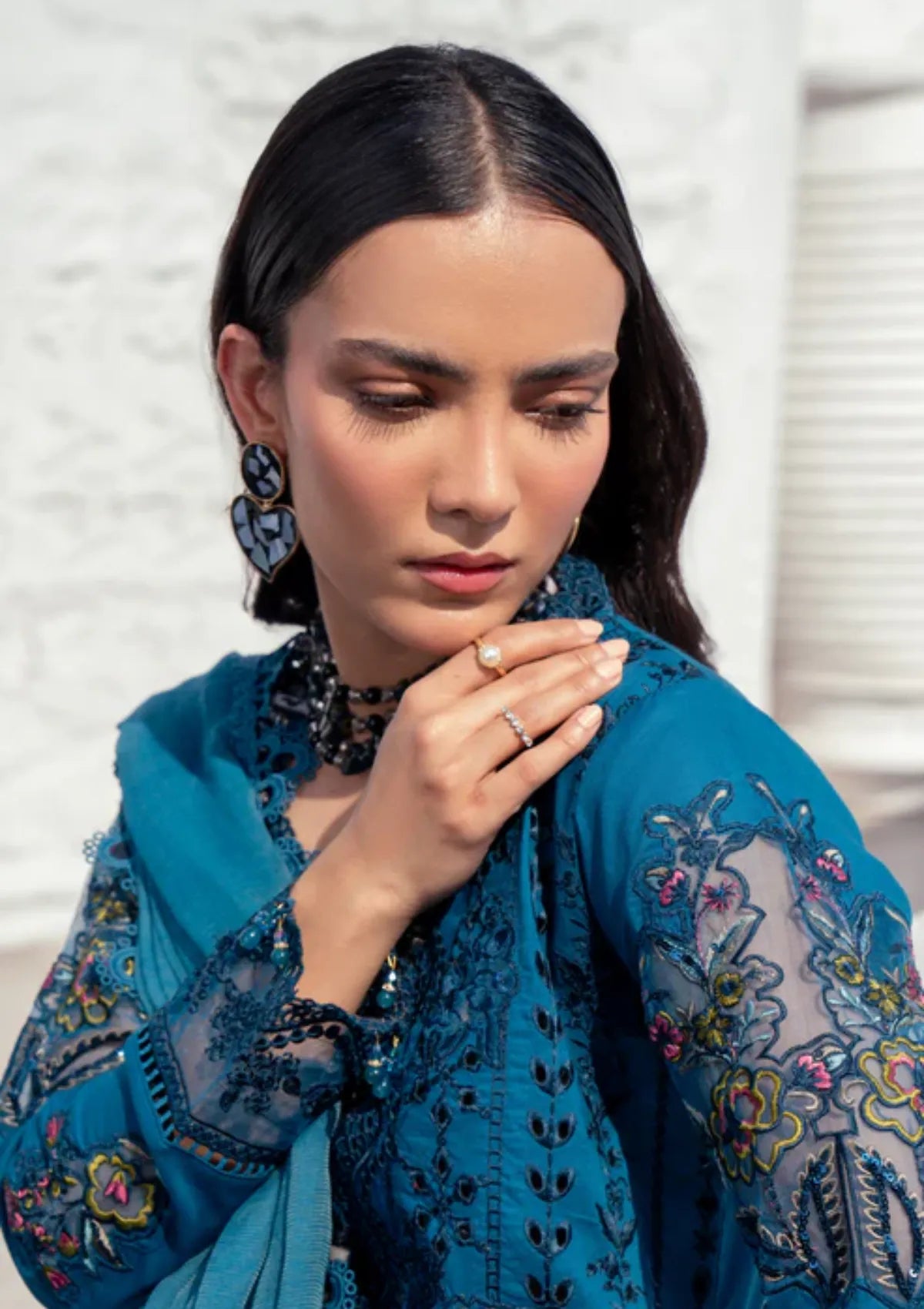 mohsin-saeed-fabrics-designer-daily-wear-formal-and-wedding-suits-within-budget-This-product-is-from-zebtan-anaya-lawn25-za-04-is-available-on-Mohsin-saeed-fabrics-website.