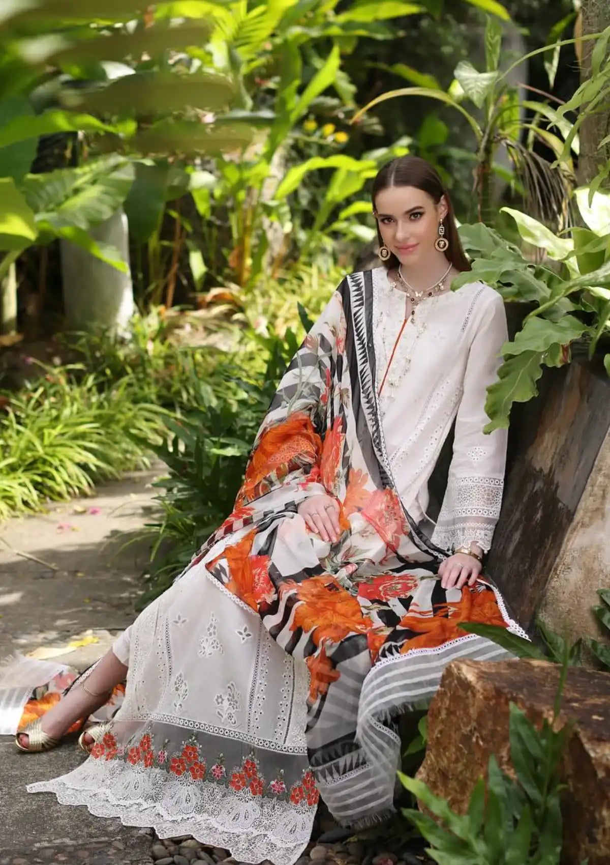 Noor Luxury Chikankari Lawn'24 D-06B - Mohsin Saeed Fabrics