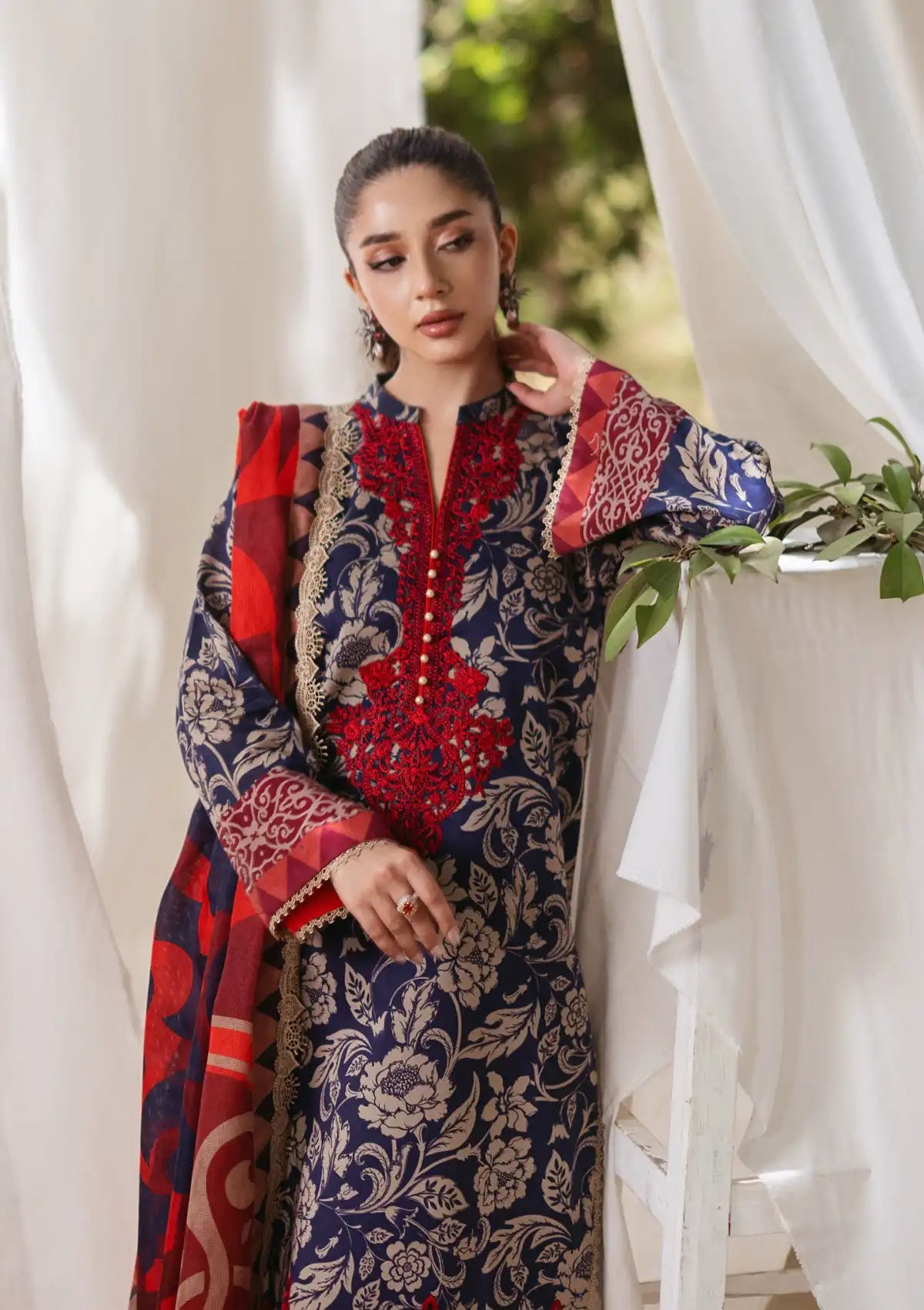 Tahra By Zainab Chottani Lawn'24 D-07A-TAMARA - Mohsin Saeed Fabrics