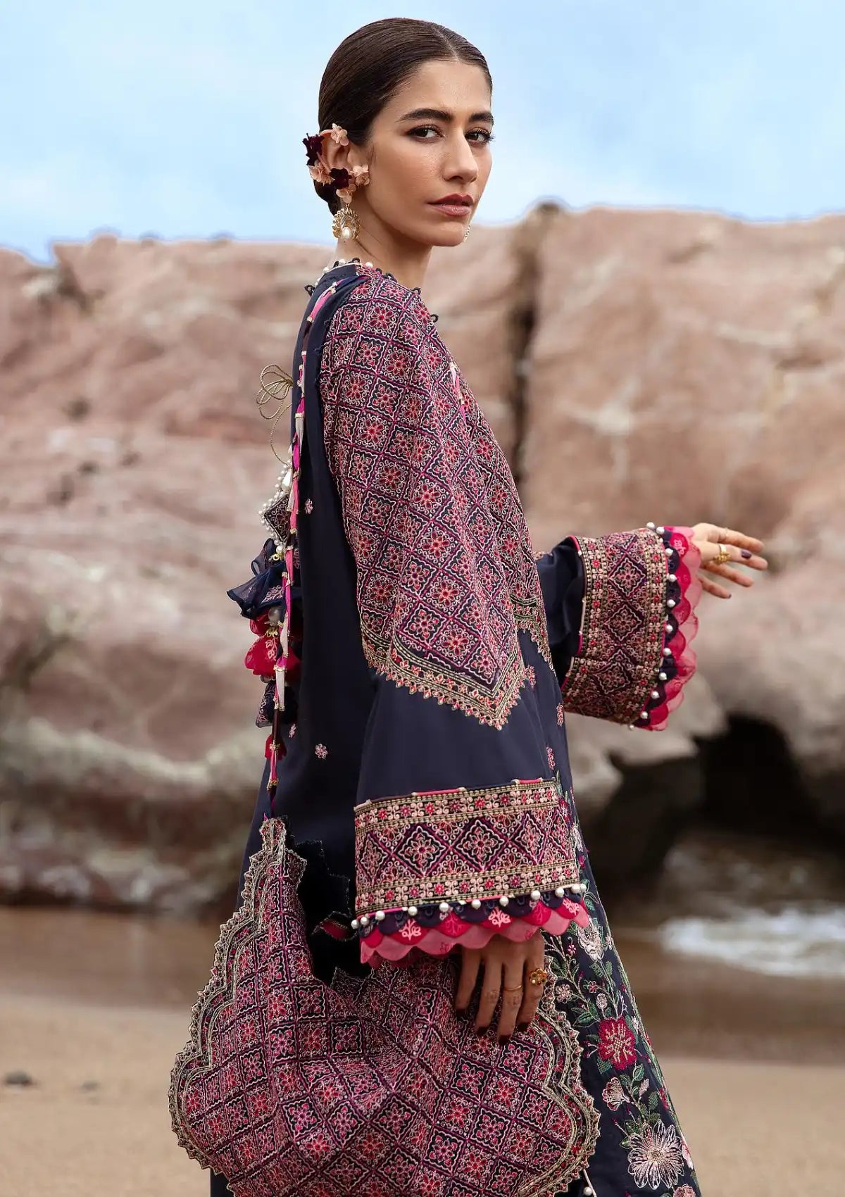 Mohsin Naveed Ranjha Festive Lawn'24 MFL-011