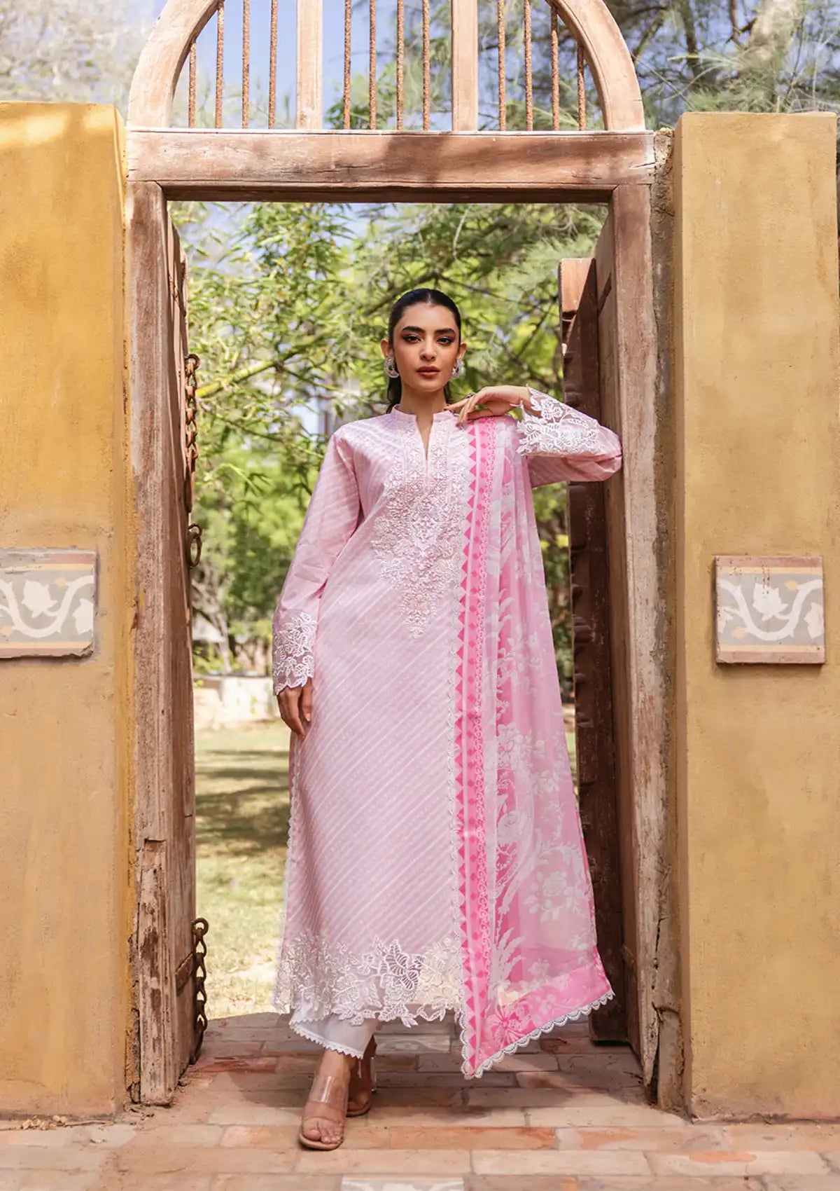 Tahra By Zainab Chottani Lawn'24 D-09A-RUHAE - Mohsin Saeed Fabrics