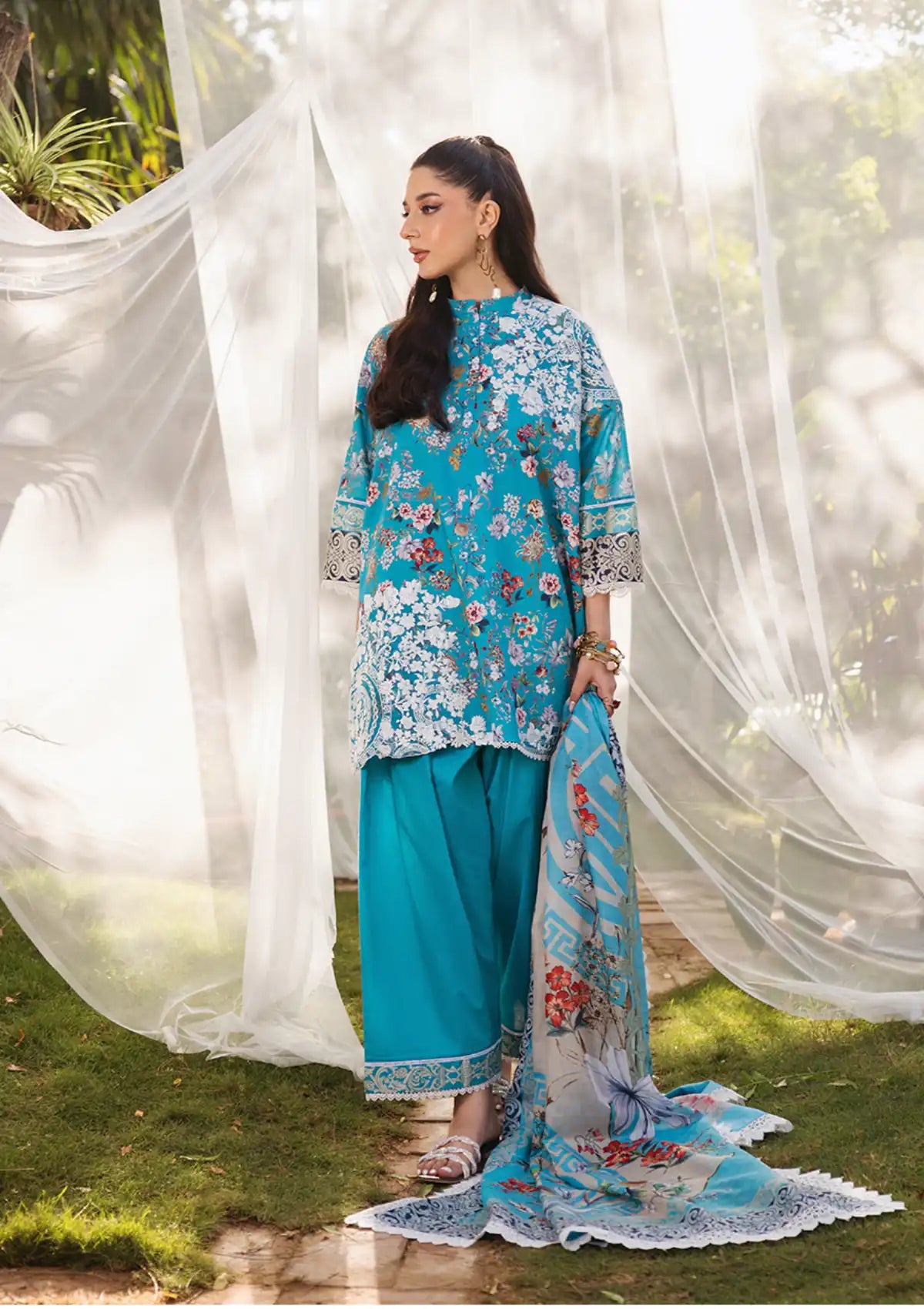 Tahra By Zainab Chottani Lawn'24 D-02B-BEEHA - Mohsin Saeed Fabrics