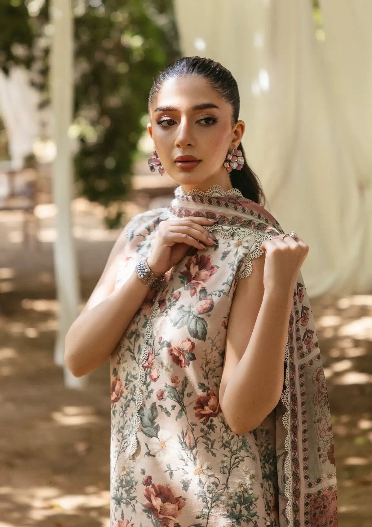 Tahra By Zainab Chottani Lawn'24 D-05B-SAMAHA - Mohsin Saeed Fabrics