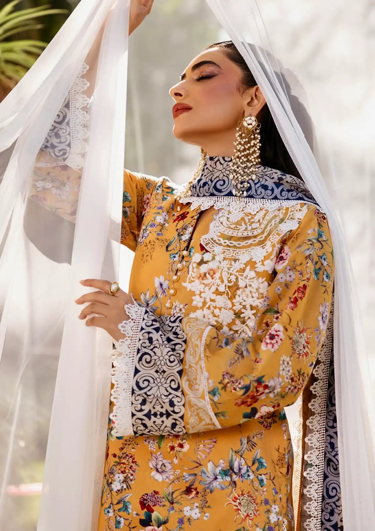 Tahra By Zainab Chottani Lawn'24 D-02A-BEEHA - Mohsin Saeed Fabrics