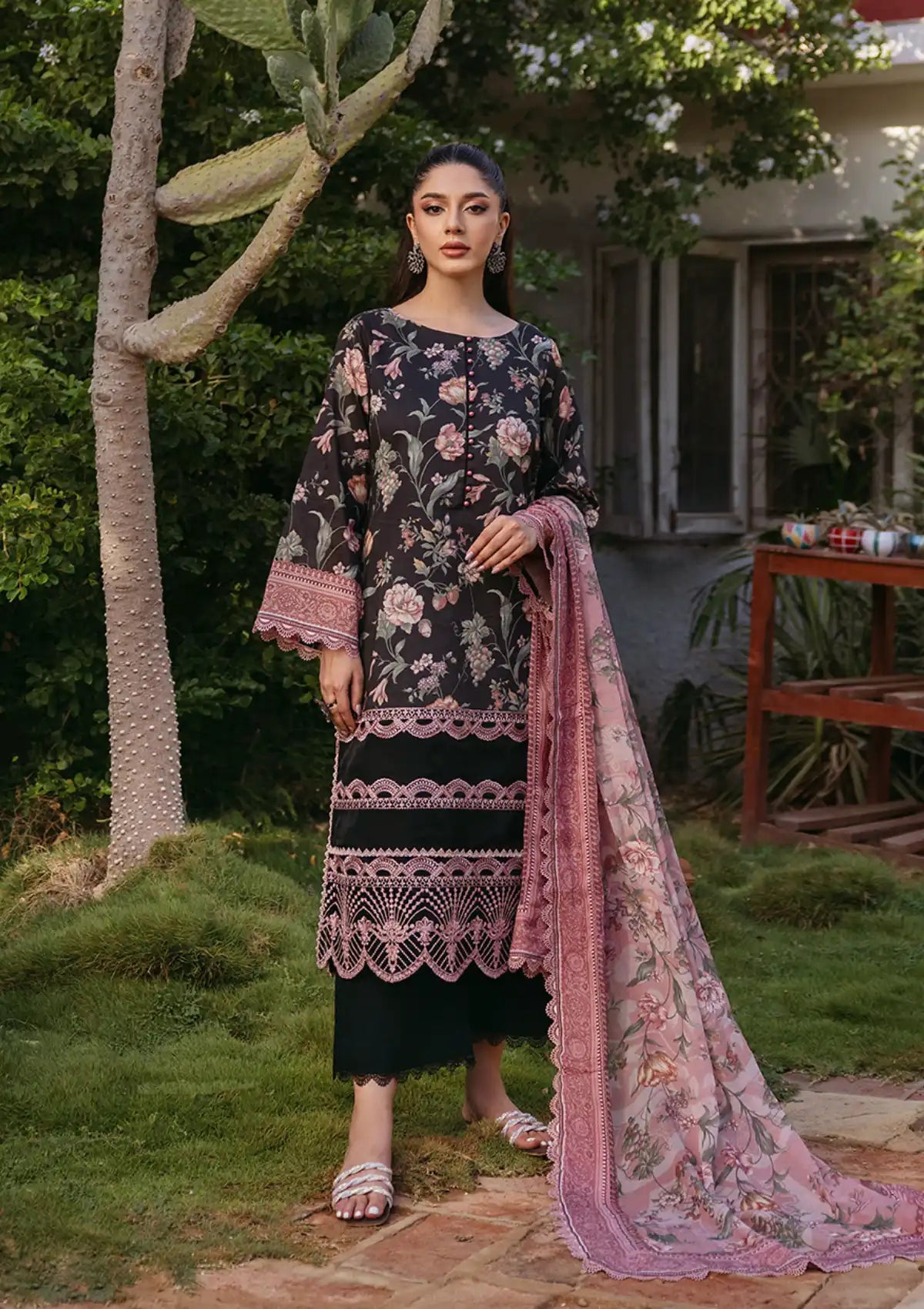Tahra By Zainab Chottani Lawn'24 D-01A-RYMA - Mohsin Saeed Fabrics